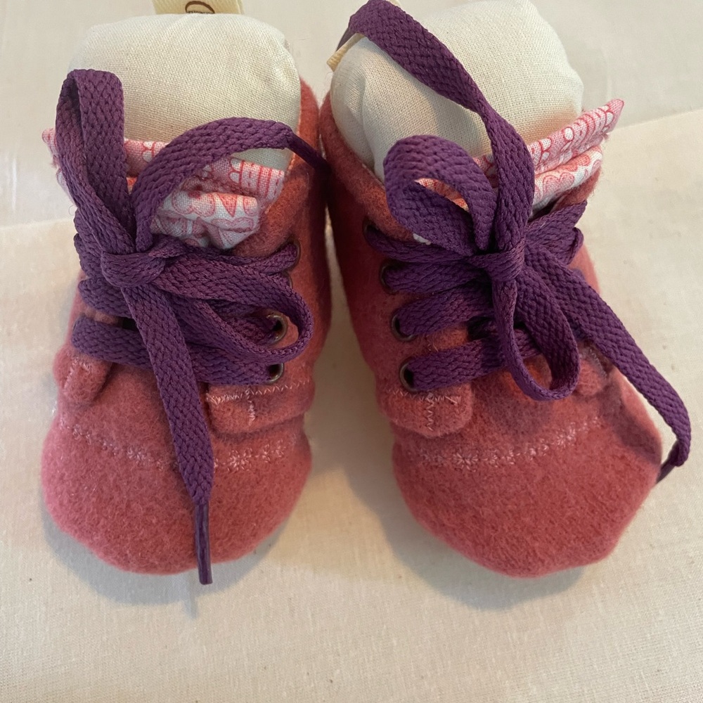 DeeBORAH Handmade Pink Baby Walker Shoes with Heart Design, size US Infant 4.